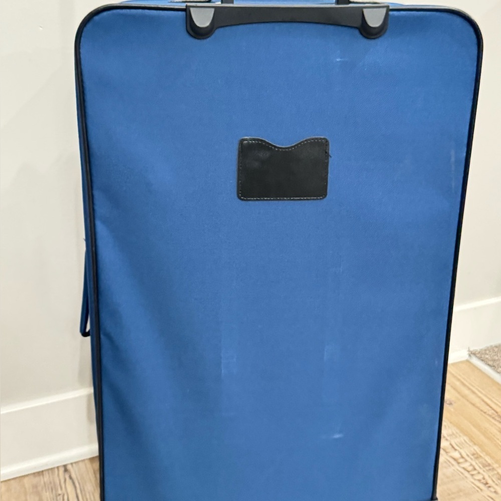TAG Freehold Softside Spinner Luggage Softside luggage travel bag carry on - Picture 6 of 9